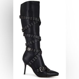 NIIHAI Strappy Boots in Black | LIKE NEW